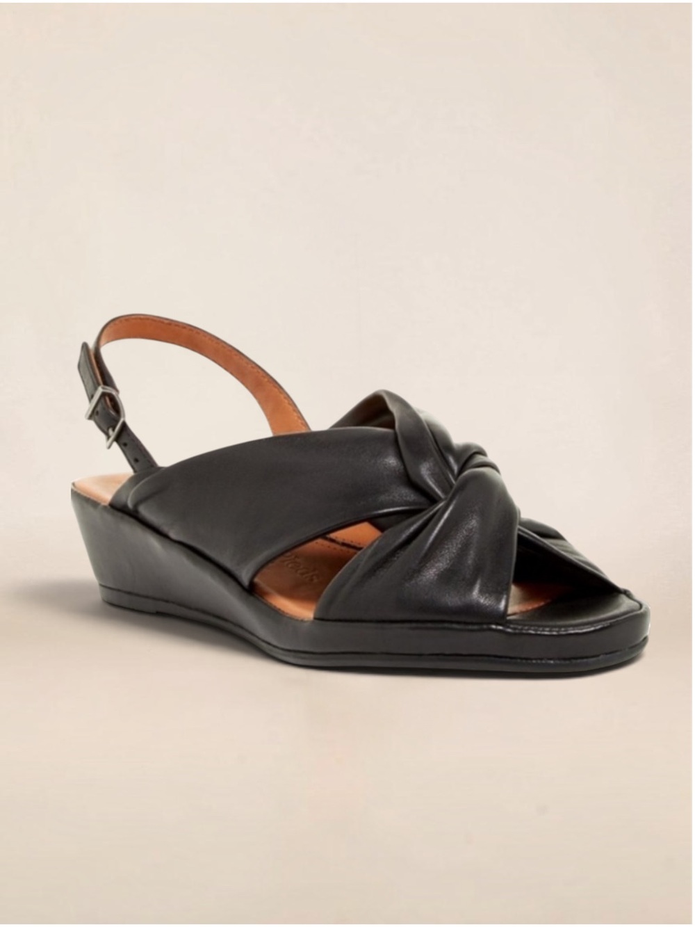 L'Amour Des Pieds COLLECTION Burkett Wedge Size 8.5 Medium